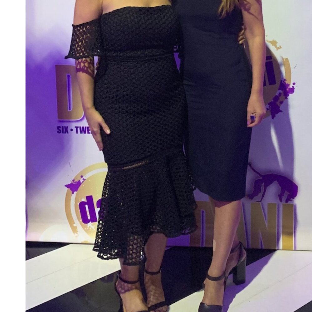 Jarlo Women's Lace Off-the-Shoulder Midi Dress | Size 8 - Picture 4 of 11
